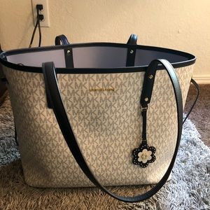 Michael Kors Large over the shoulder bag